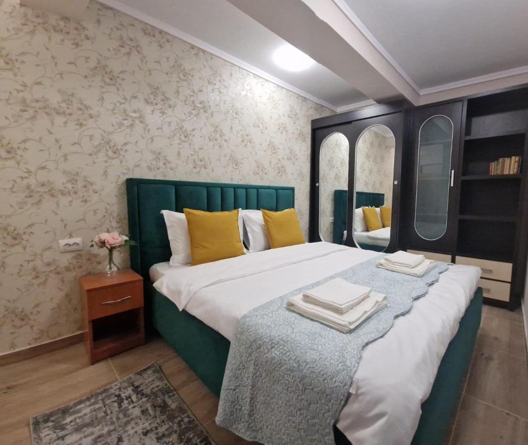 Laroka House Beautiful Apartment Universitate Center Bucareste Exterior foto