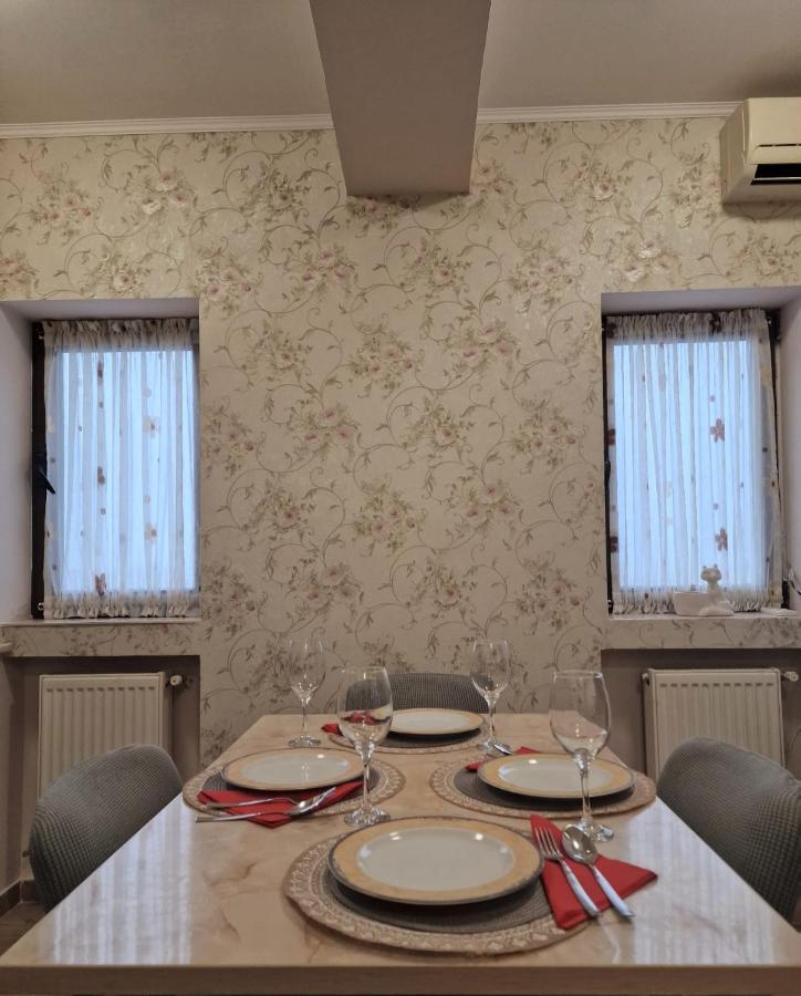 Laroka House Beautiful Apartment Universitate Center Bucareste Exterior foto